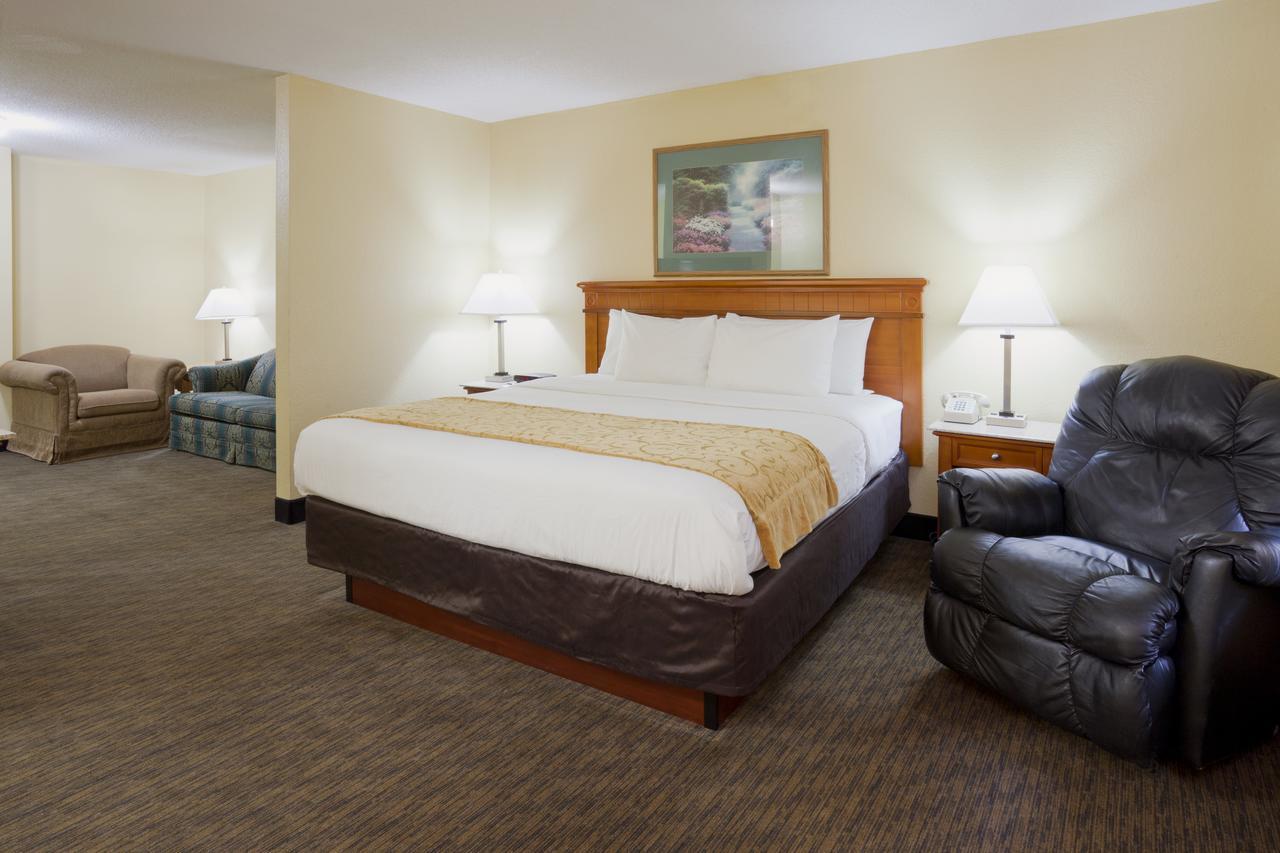 Grandstay Hotel And Suite Waseca מראה חיצוני תמונה