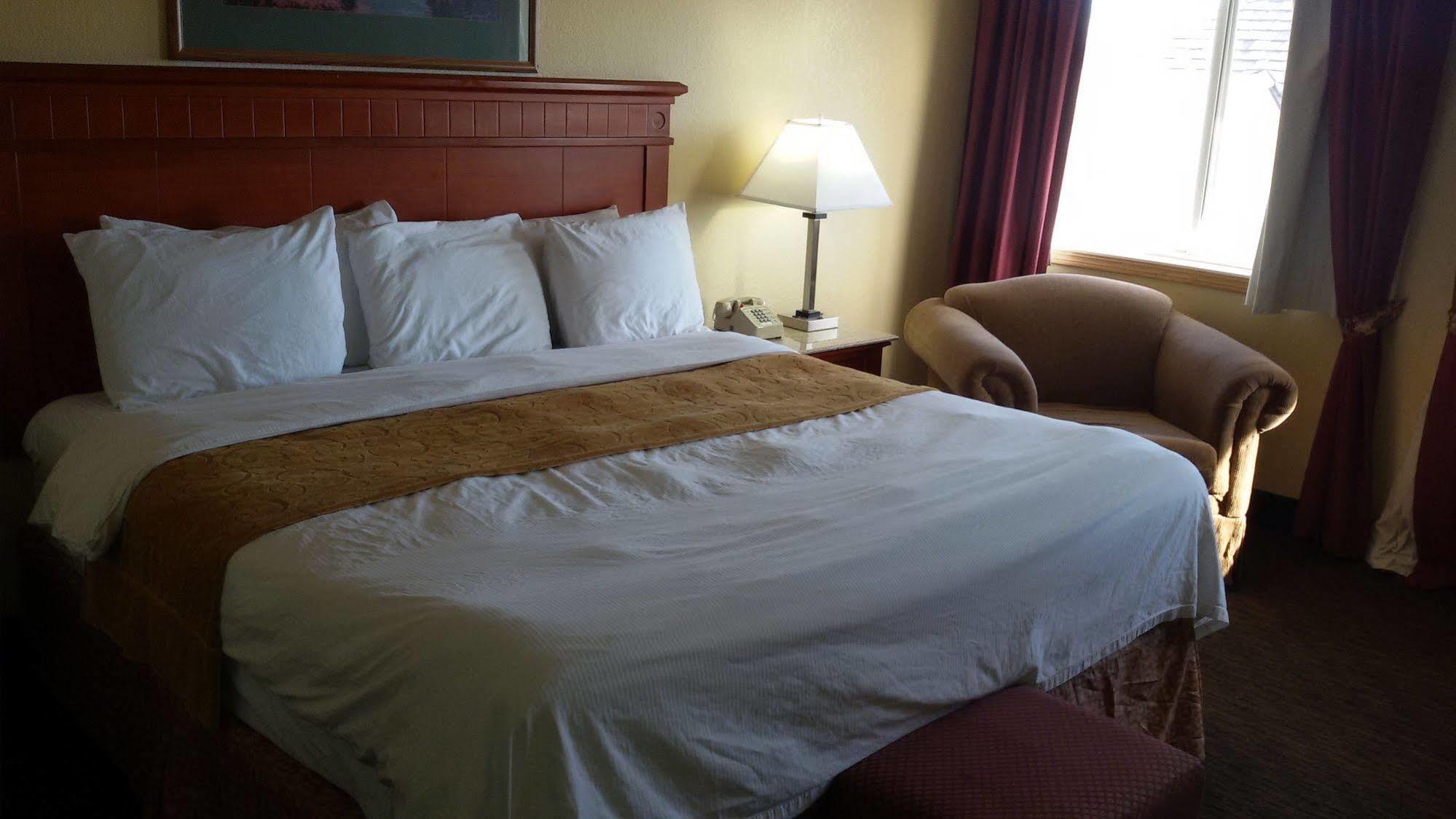 Grandstay Hotel And Suite Waseca מראה חיצוני תמונה