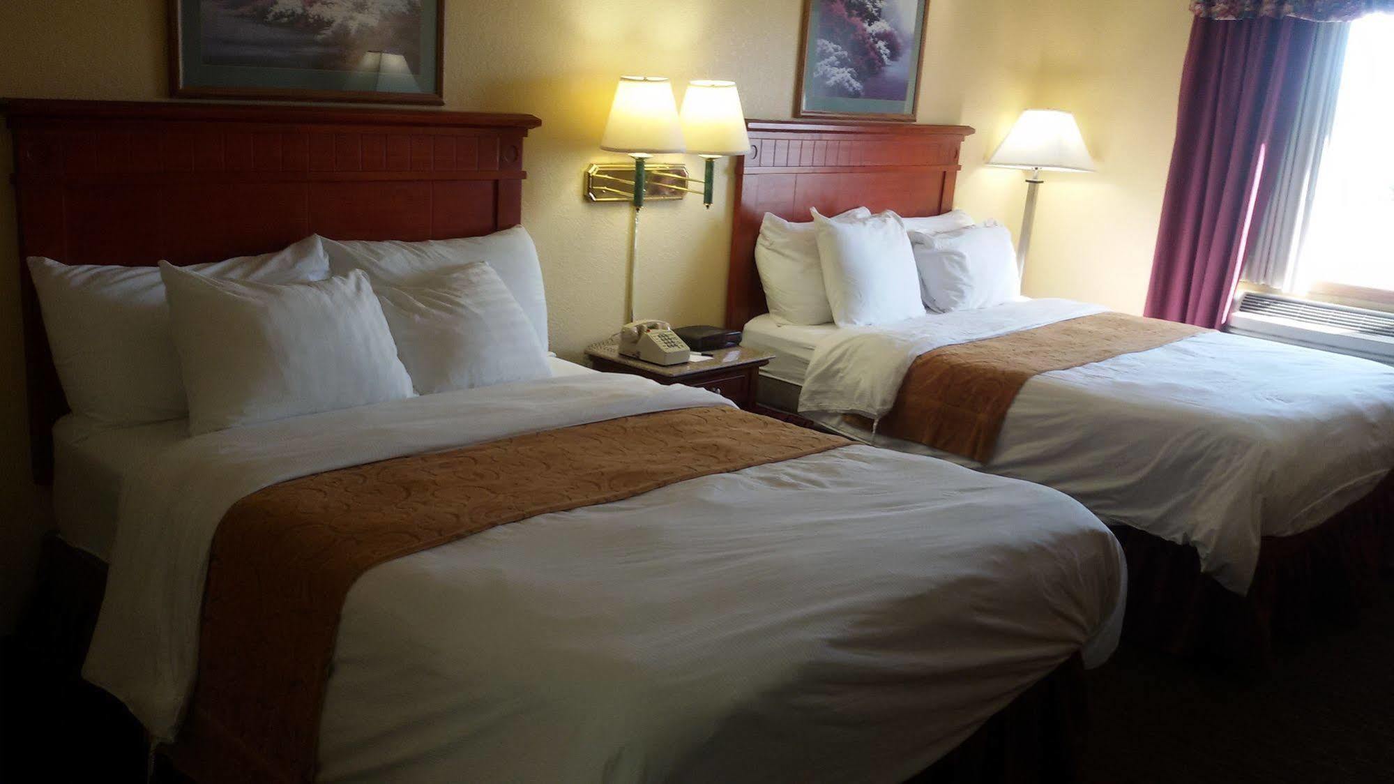 Grandstay Hotel And Suite Waseca מראה חיצוני תמונה