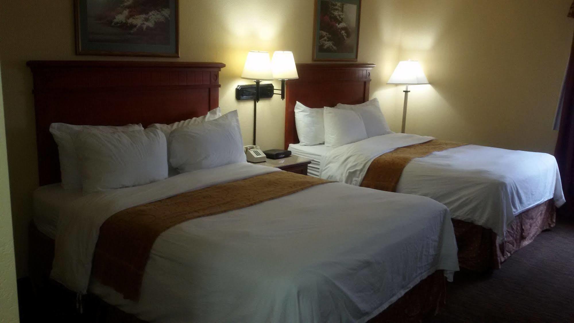 Grandstay Hotel And Suite Waseca מראה חיצוני תמונה